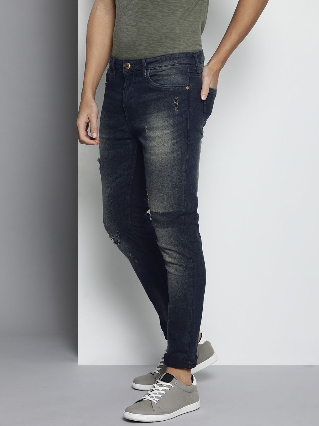 The Indian Garage Co Men Slim Fit Low Distress Light Fade Stretchable Jeans