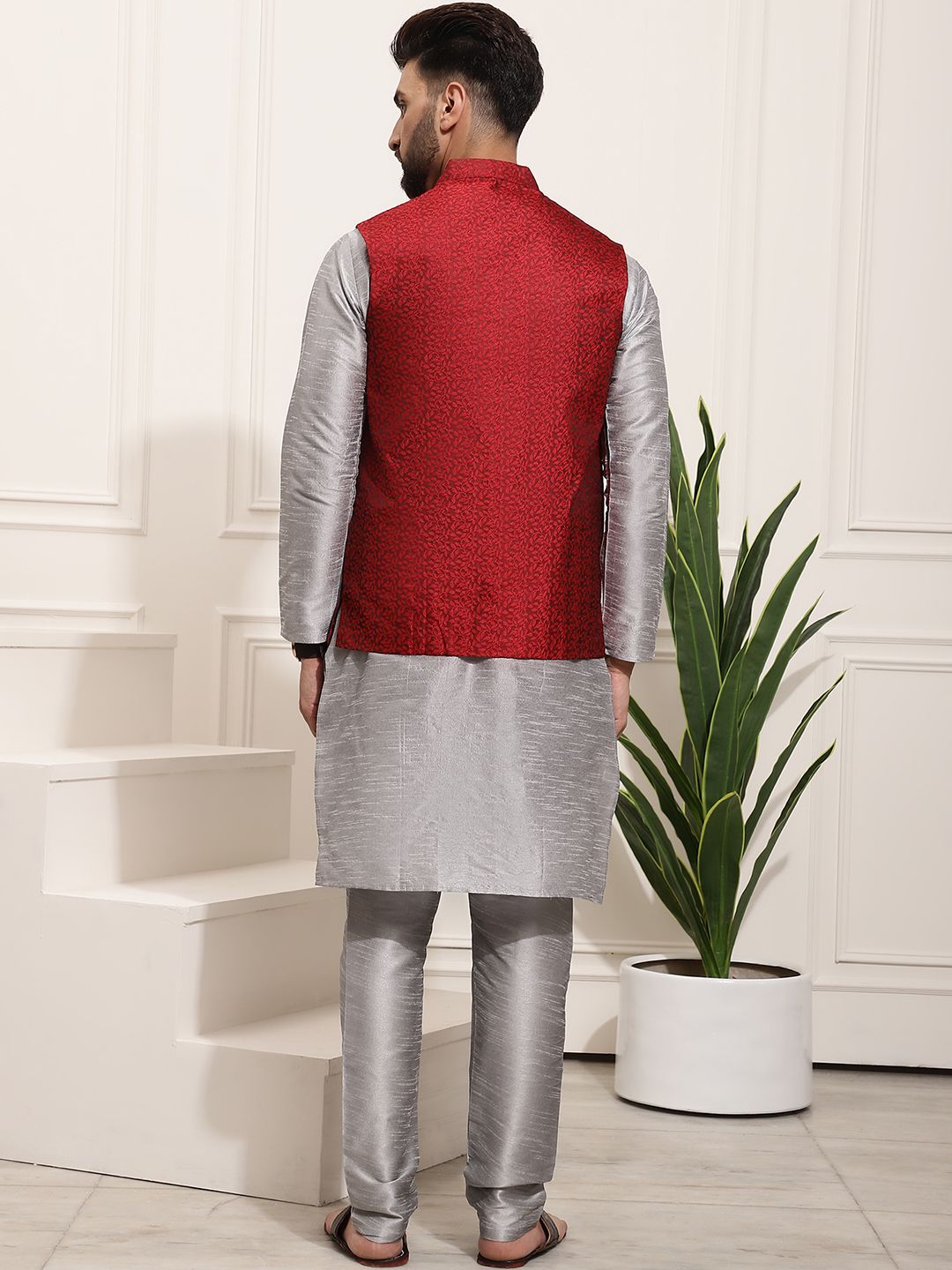 SOJANYA Men Grey & Maroon Kurta with Churidar And Nehru Jacket