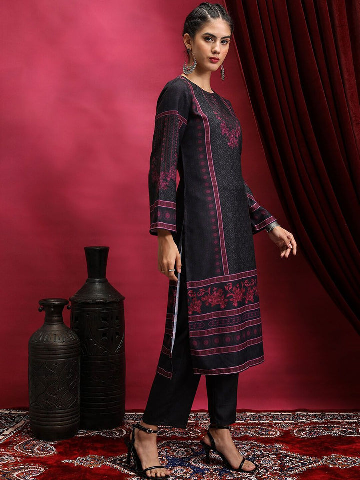 Vishudh Black Floral Printed Regular Kurta With Trousers