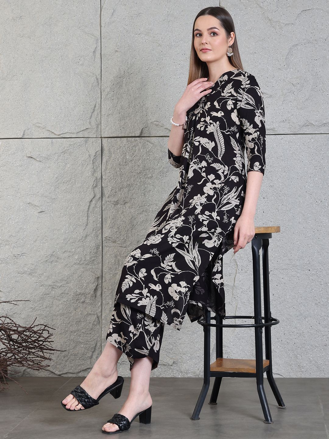 KALINI Women Floral Printed Regular Kurta with Palazzos