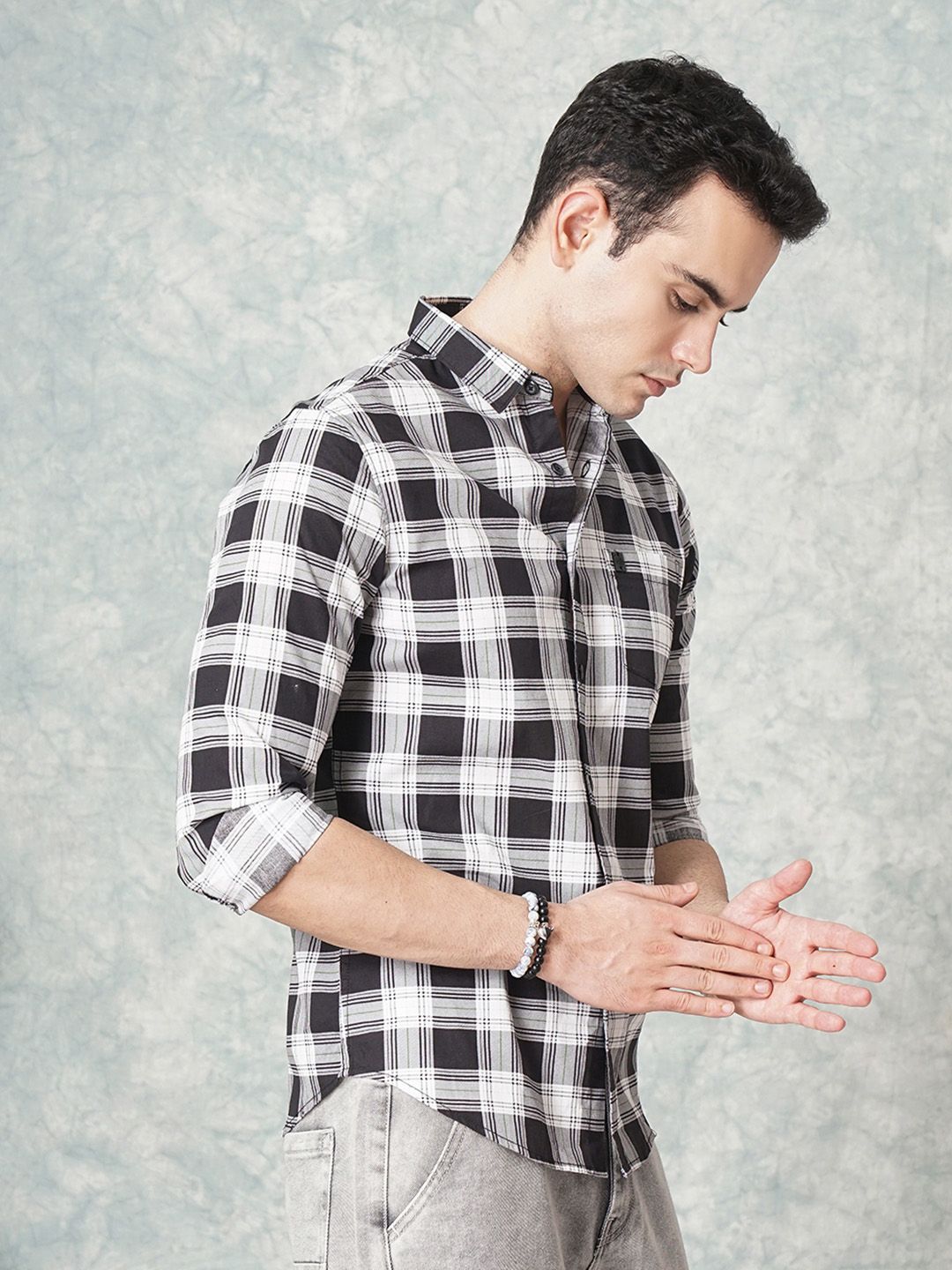 The Indian Garage Co Men Black & White Checked Cotton Casual Shirt