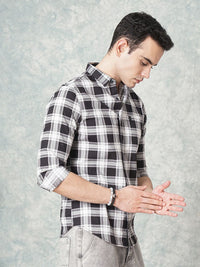The Indian Garage Co Men Black & White Checked Cotton Casual Shirt