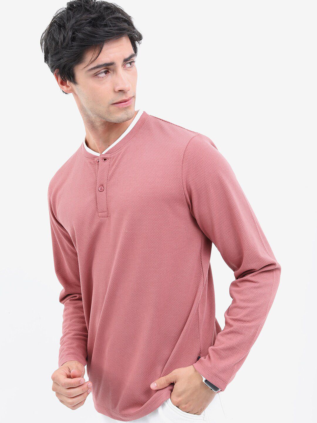 Highlander Men Henley Neck Popcorn berstruktur T-Shirt Fit Biasa