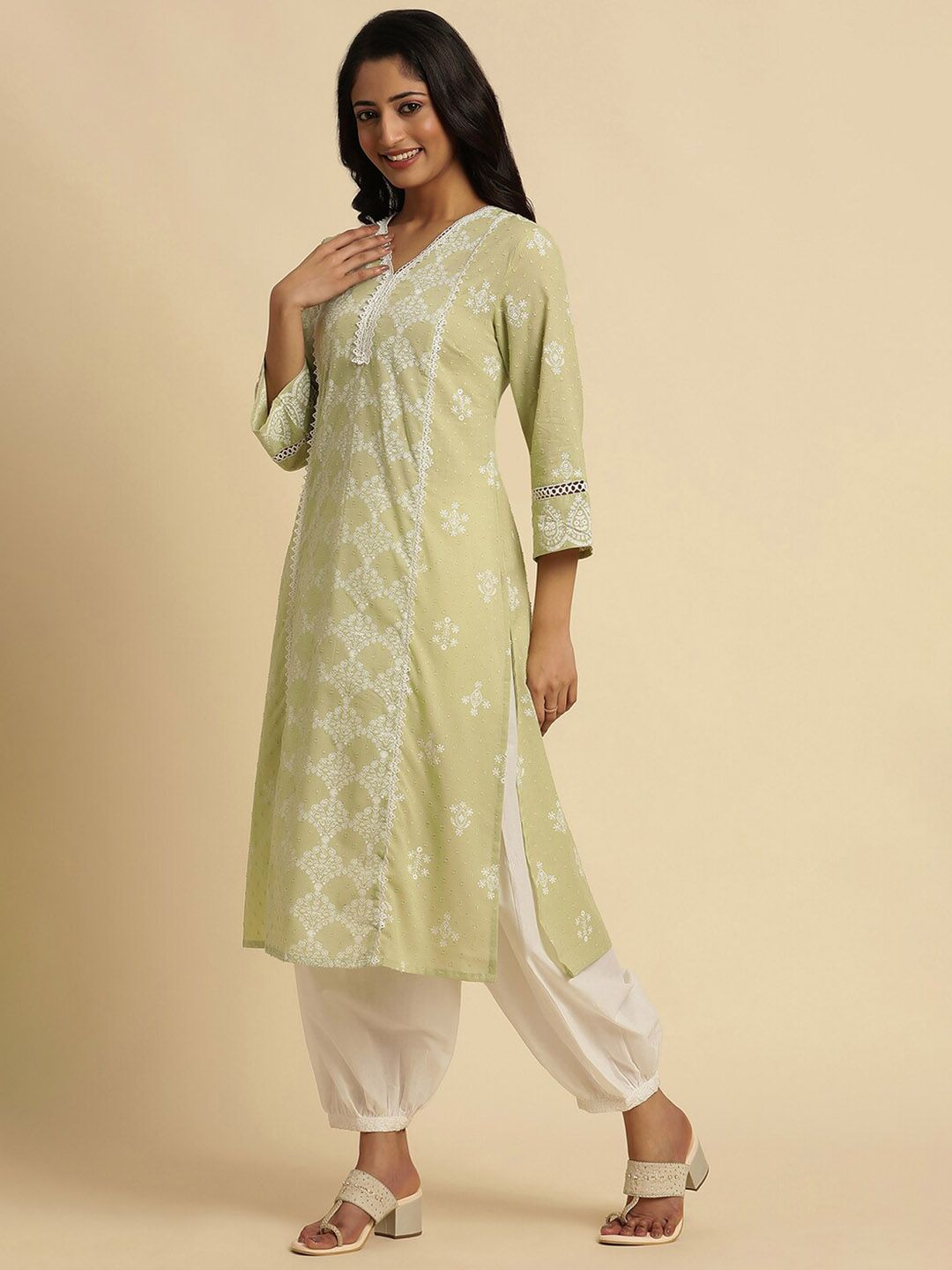 W Green Ethnic Motifs Embroidered Pure Cotton Straight Kurta