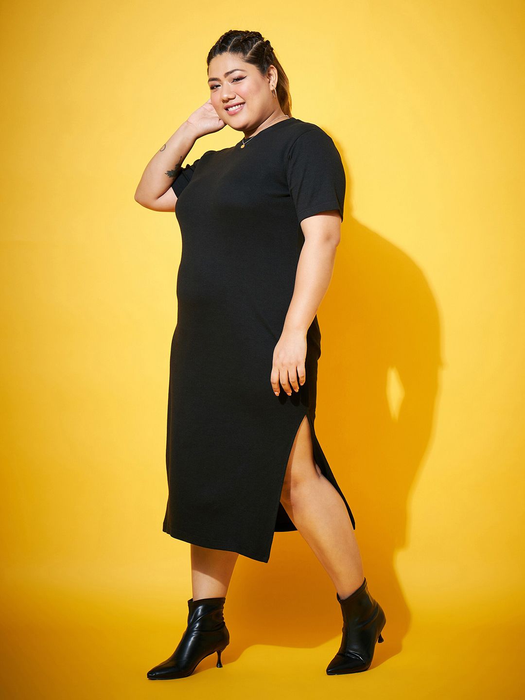 SASSAFRAS Curve Plus Size Black Sheath Midi Dress