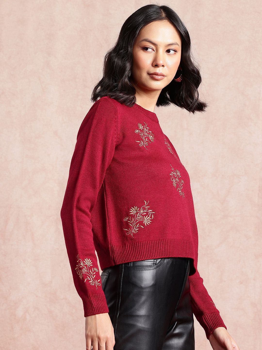 all about you Embroidered Acrylic Crop Pullover