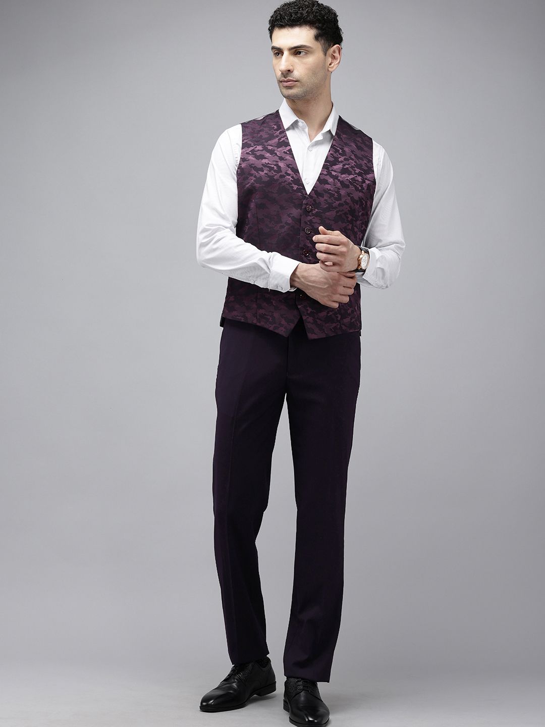 Park Avenue Super Slim Fit Self Design Notched Lapel Single-Breasted 3 Piece Suits