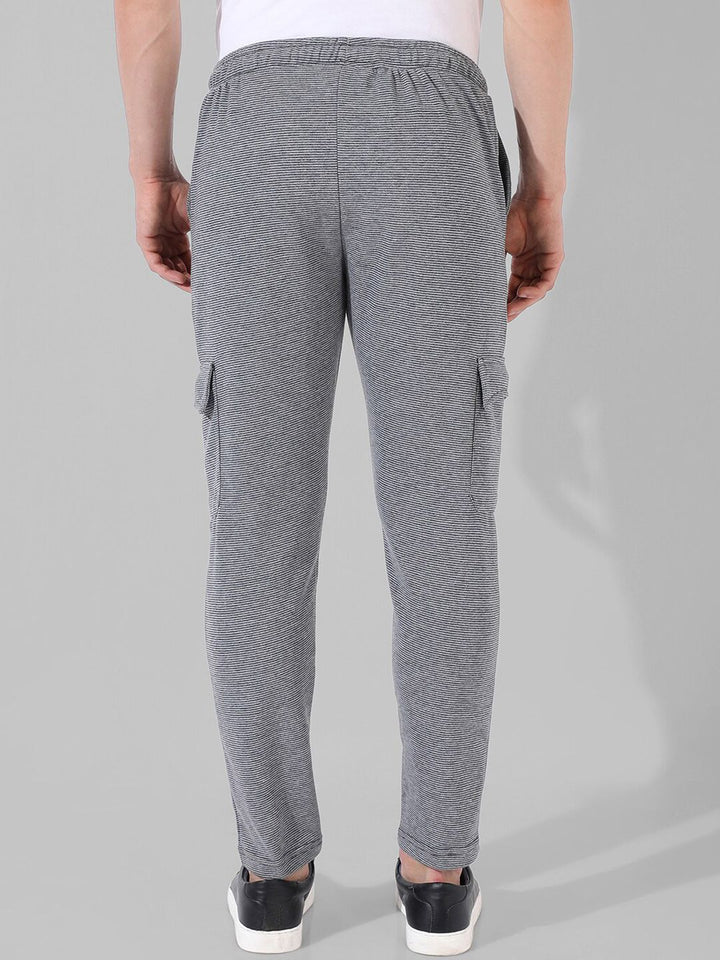 Campus Sutra Men Striped Seluar Trek Kapas Biasa