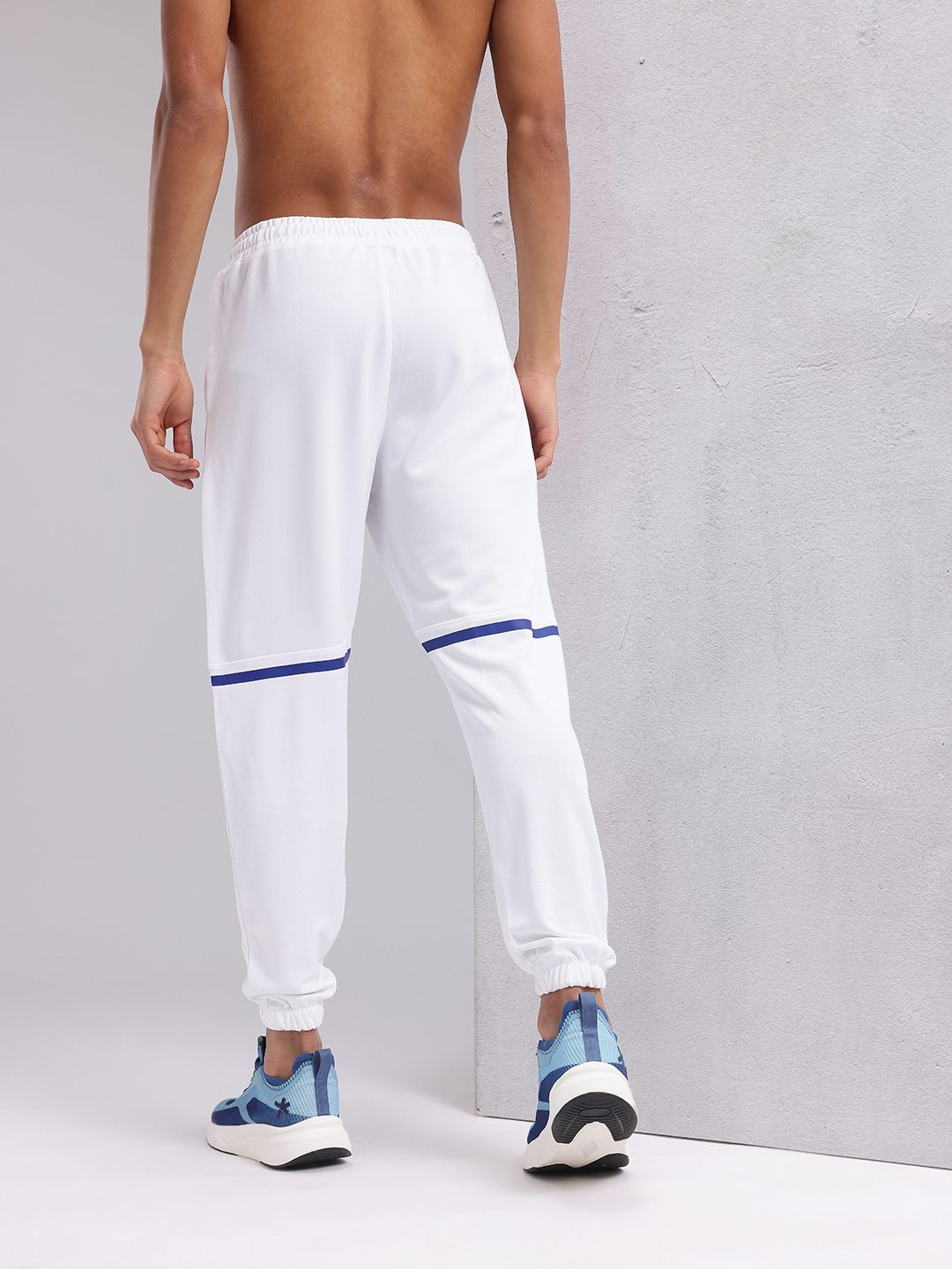 HRX by Hrithik Roshan Men Mid-Rise Brand Logo Print Rapid-Dry Running Joggers