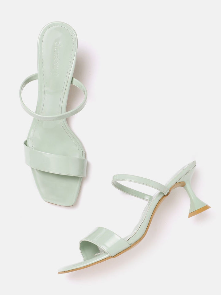 DressBerry Strappy Slim Heel