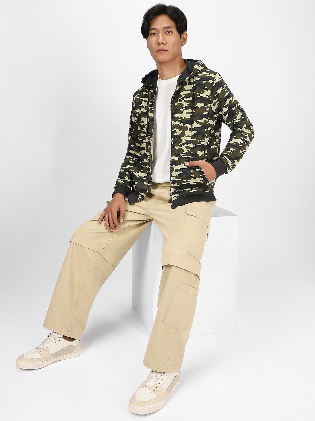 Urbano Fashion Men Olive Green & Black Printed Cotton Hooded Sweatshirt