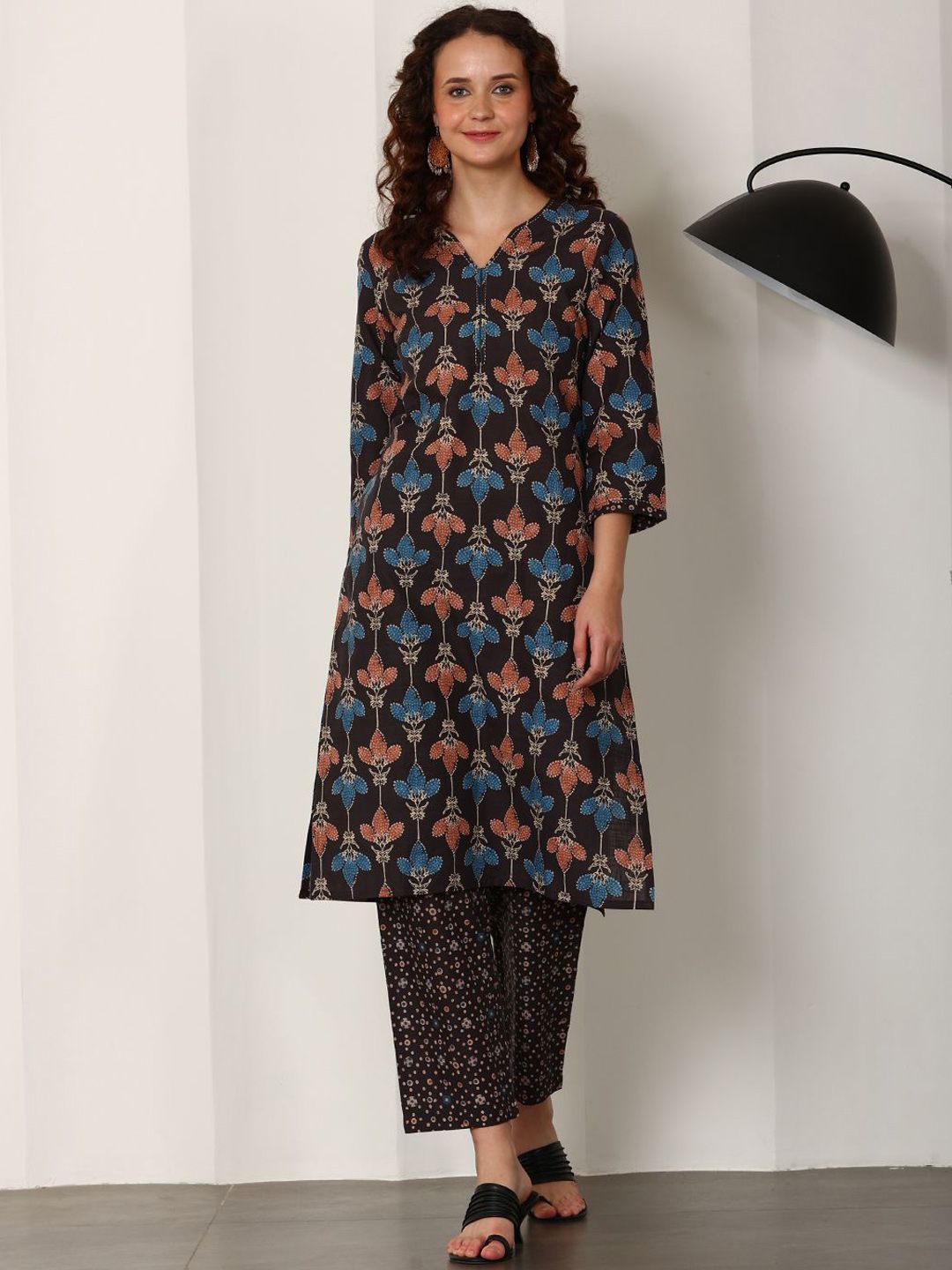 W Women Floral Printed Regular Pure Cotton Kurta with Trousers