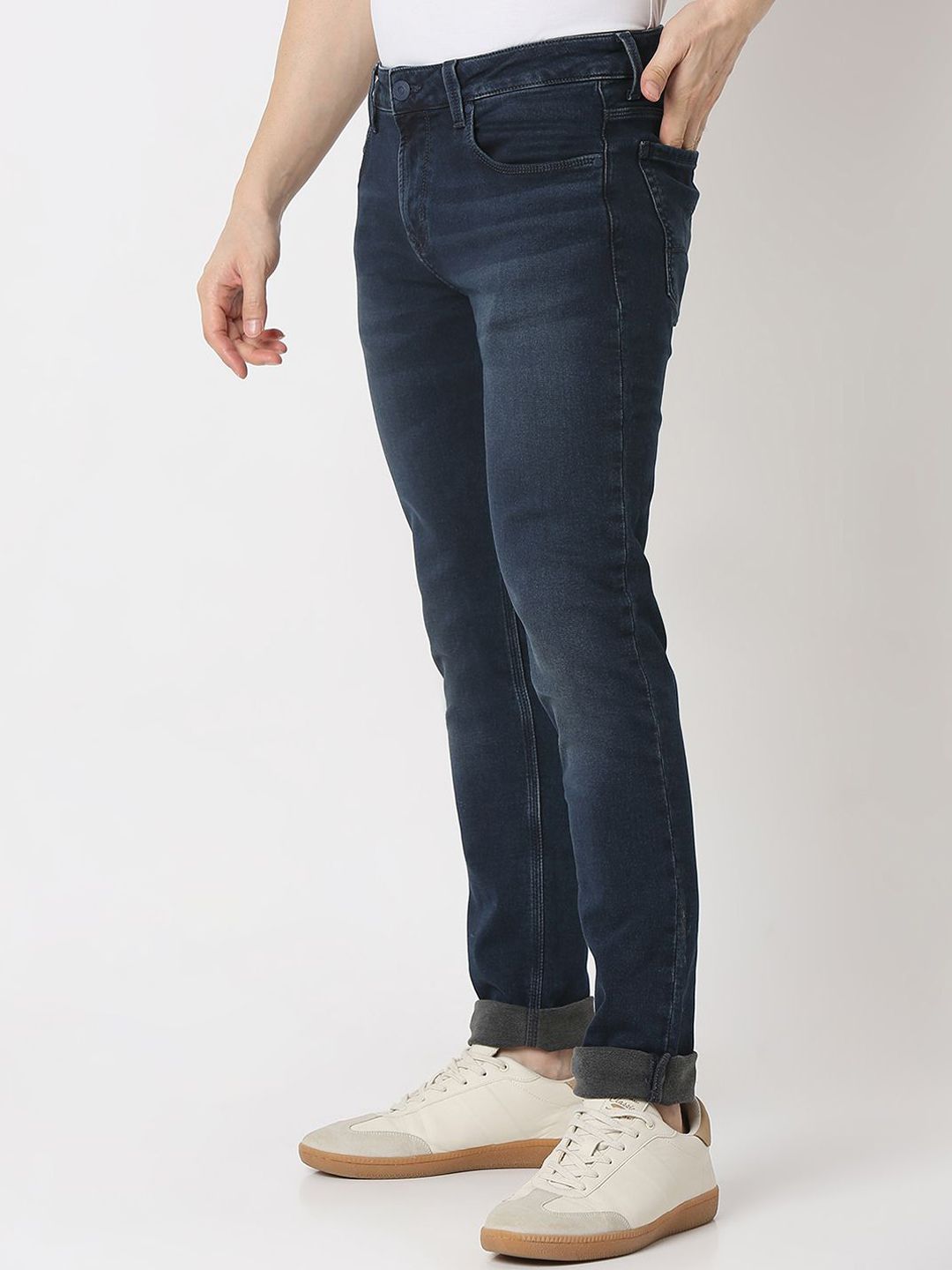 SPYKAR Men Slim Fit Low-Rise Light Fade Jeans
