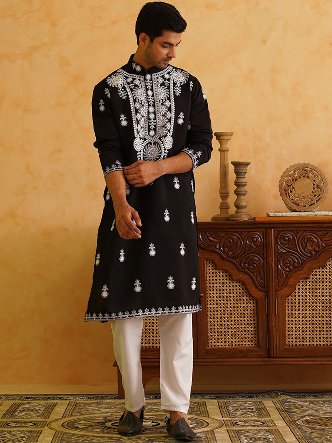SOJANYA LUXE Ethnic Motifs Embroidered Thread Work Mandarin Collar Cotton Straight Kurta