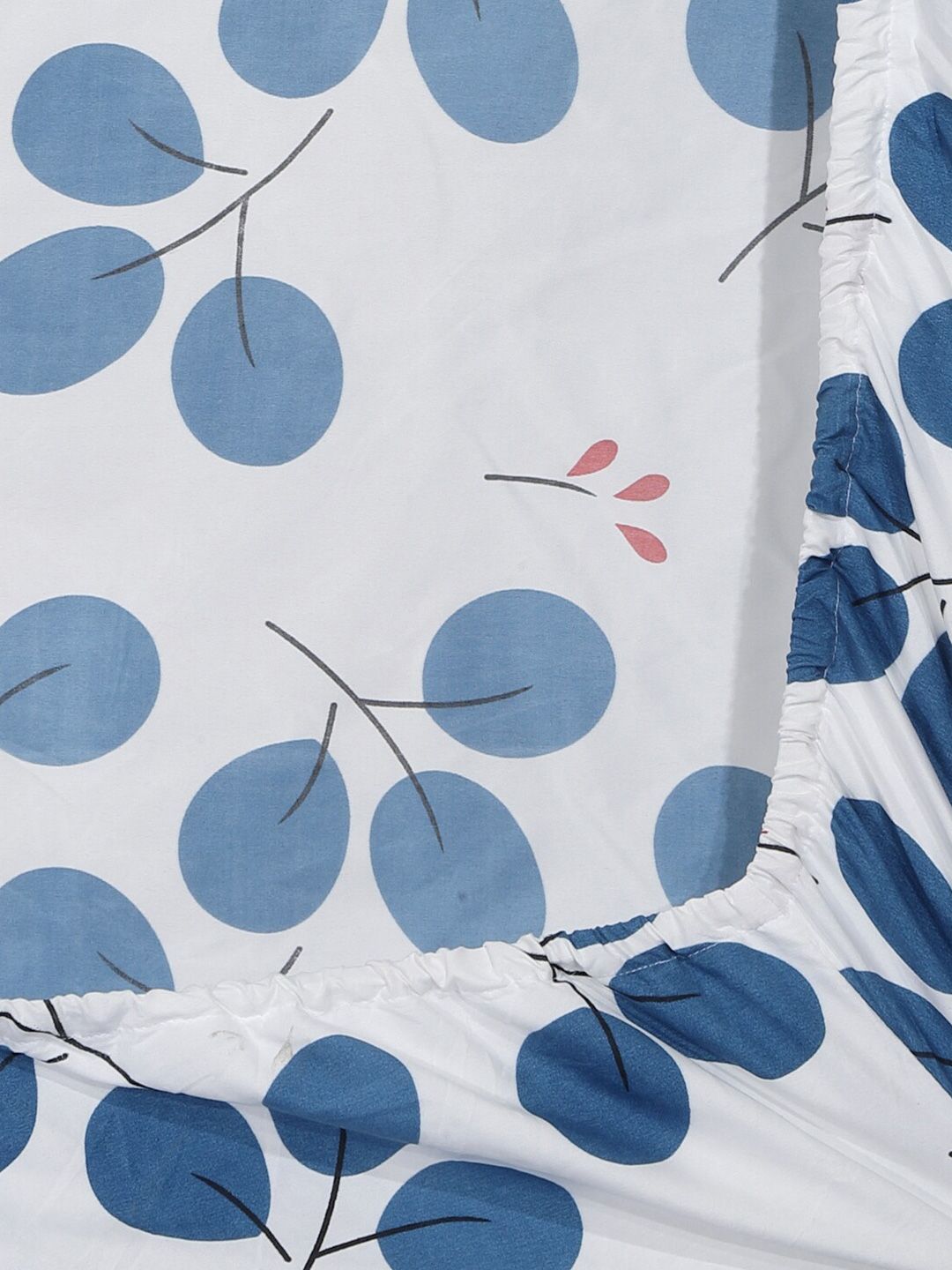 KLOTTHE White & Blue Floral Print 300 TC Fitted Double King Bedsheet With 2 Pillow Covers