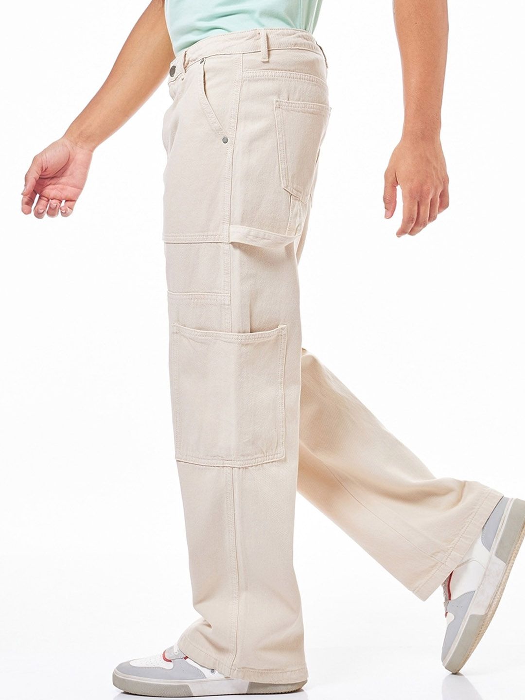 Bewakoof Men Straight Fit Cargo Carpenter Jeans