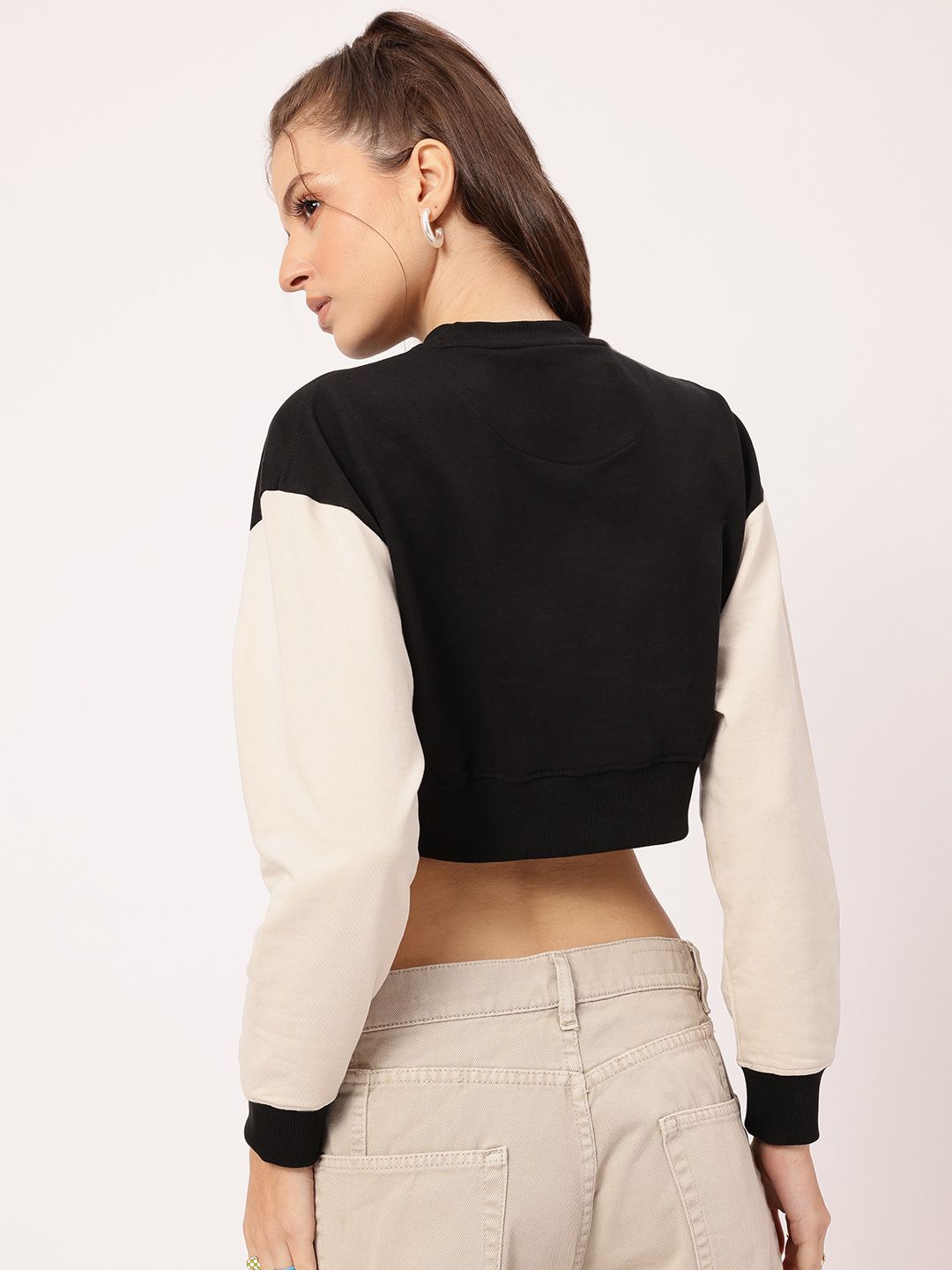 DressBerry Typo Print Contrast Sleeves Crop Sweatshirt