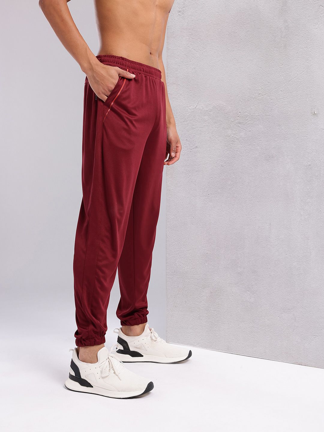 HRX by Hrithik Roshan Men Brand Logo Detail Mid-Rise Rapid-Dry Training Joggers