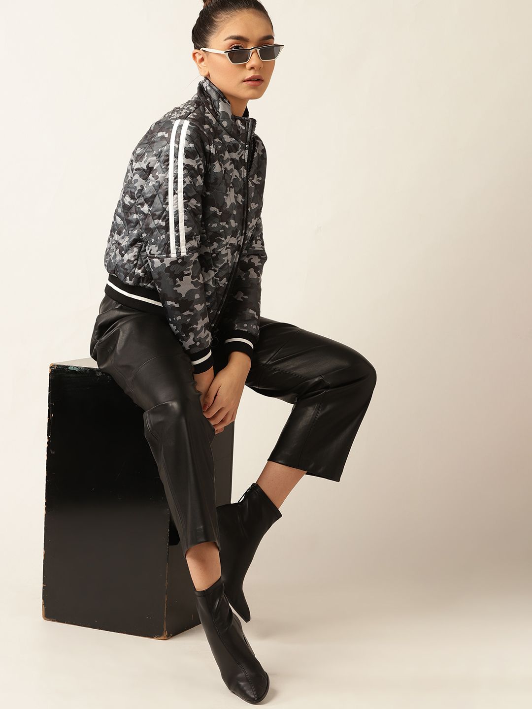 DressBerry Women Grey & Black Camouflage Quilted Jacket
