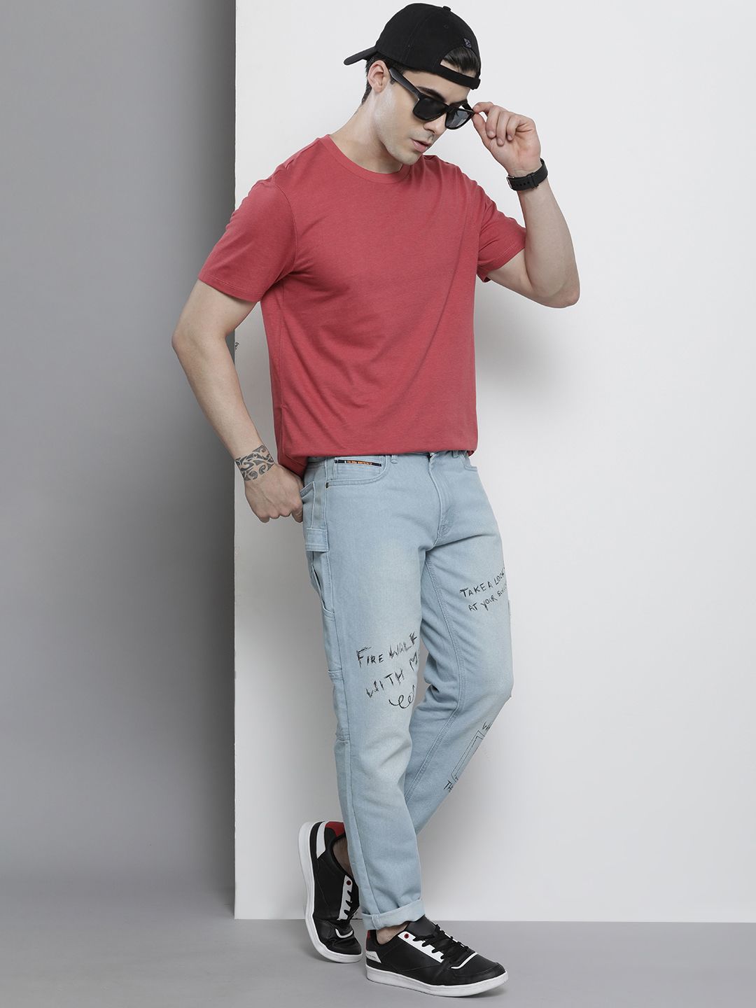 The Indian Garage Co Men Relaxed Fit Light Fade Printed Jeans