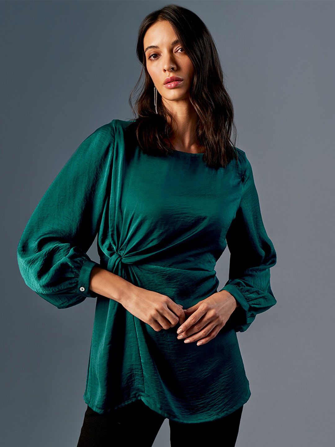 AND Round Neck Cuffed Sleeves Top