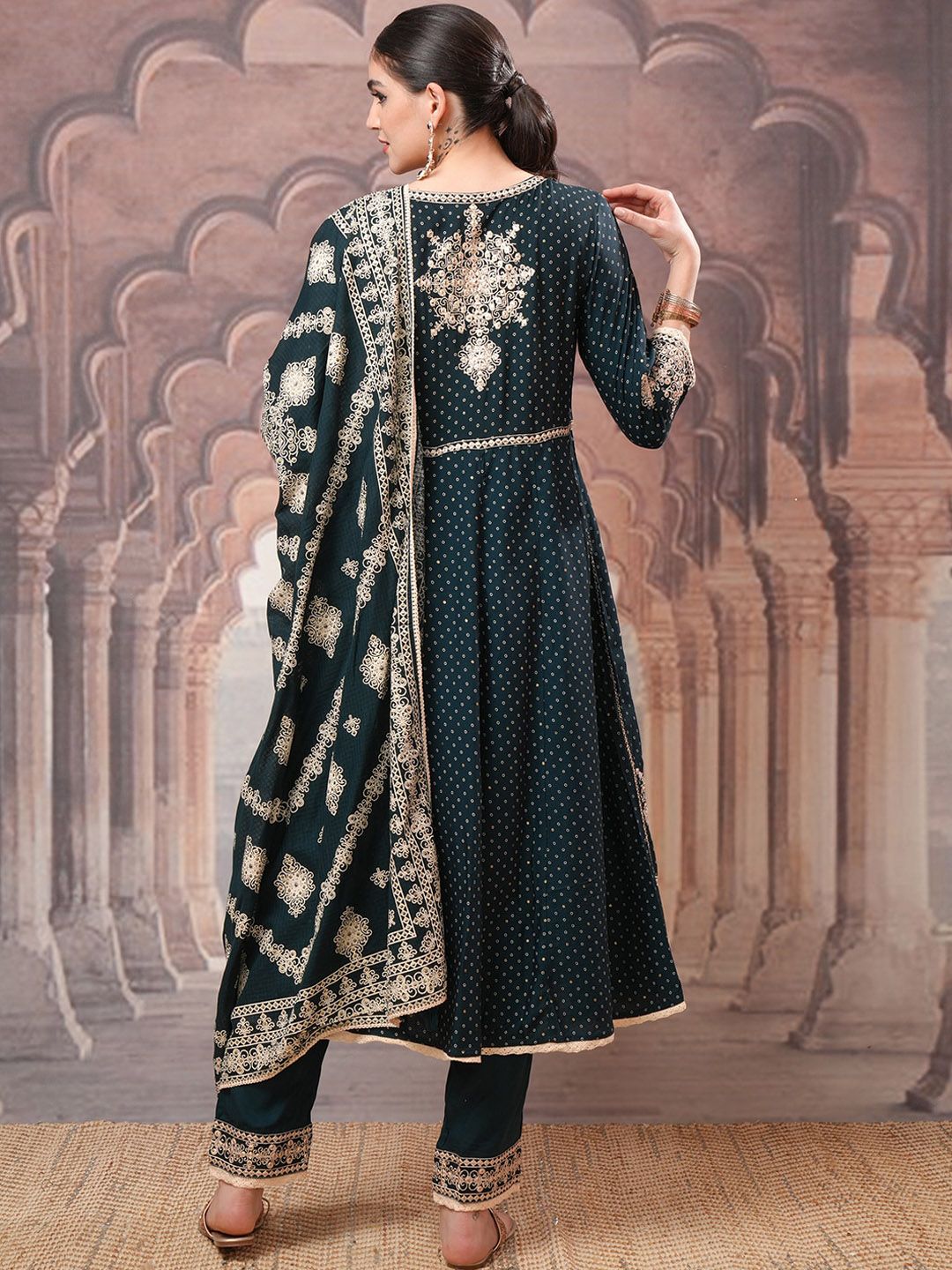 Vishudh Green Embroidered Regular Kurta with Trousers & Dupatta
