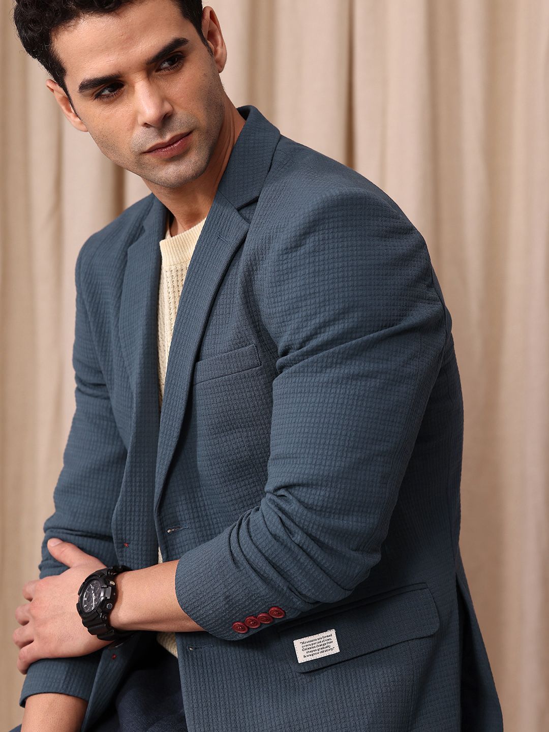 Mr.Bowerbird Reka Bentuk Self Textured Fit Fit Single Breasted Casual Blazer