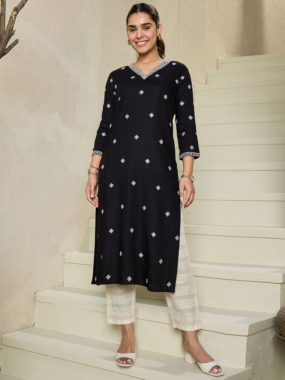 Indo Era Floral Embroidered Thread Work Straight Kurta