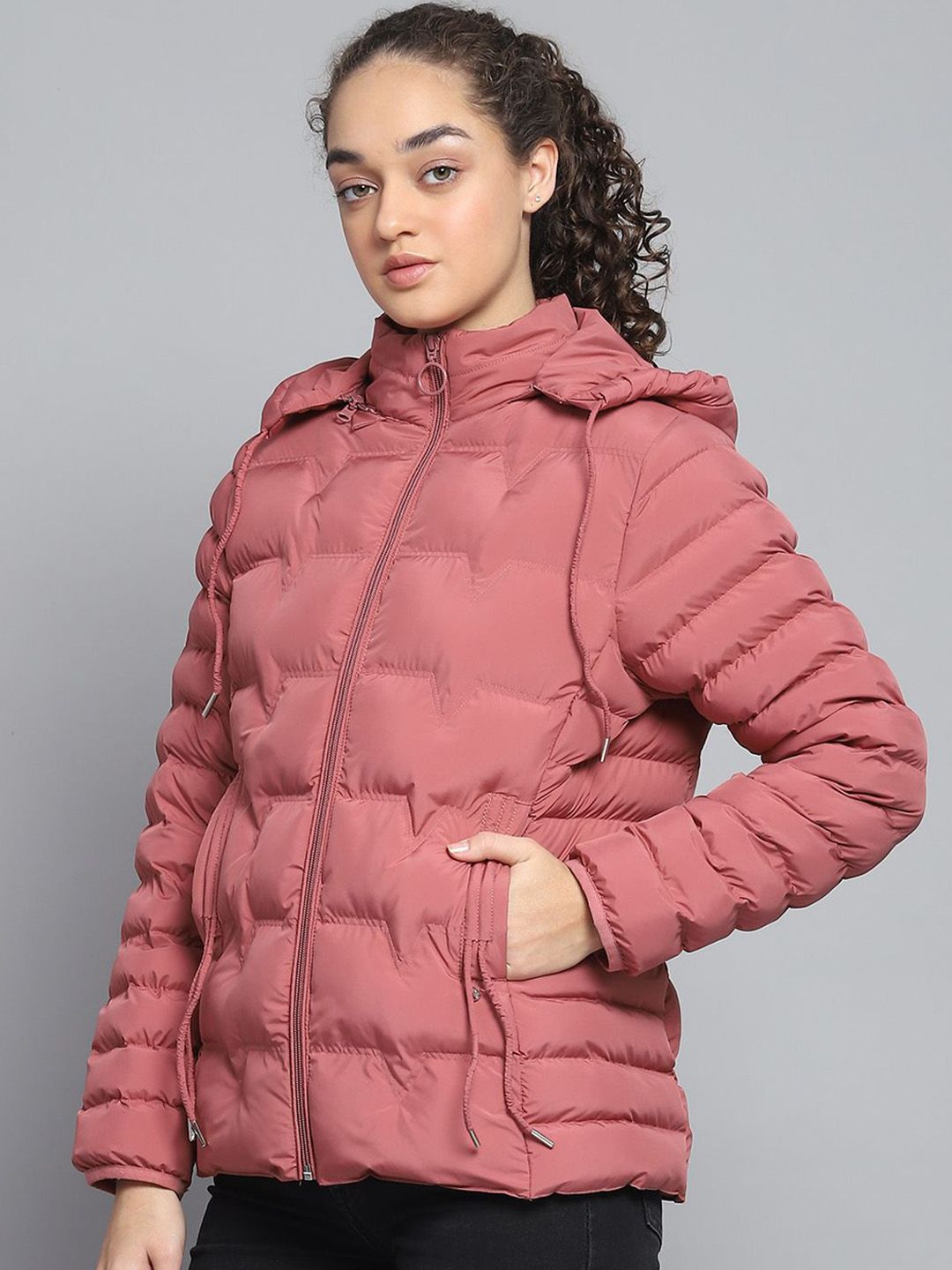 Monte Carlo Wanita Bergerak Jaket Puffer Ringan Kasual Solid