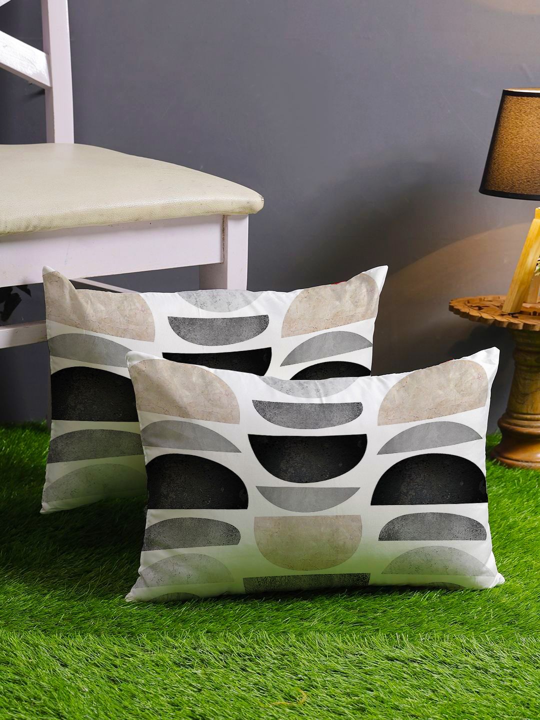 STITCHNEST Black & Green Set of 2 Geometric Round Cushion Covers