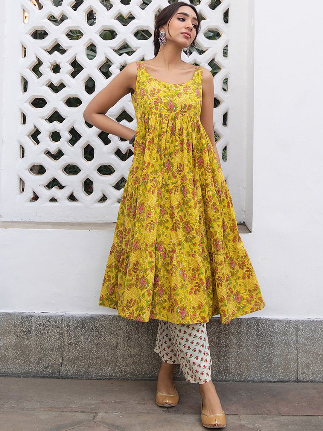 Janasya Floral Printed Empire Pure Cotton Anarkali Kurta with Trousers