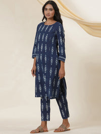 W Floral Printed Round Neck Cotton Straight Kurta