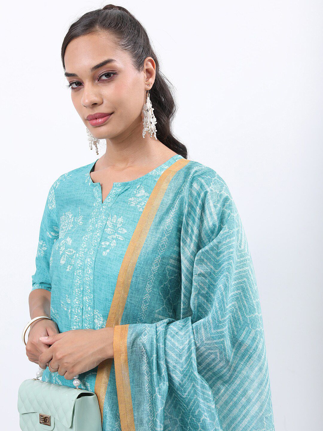 Vishudh Turquoise Blue & White Floral Printed Kurta With Trousers & Dupatta