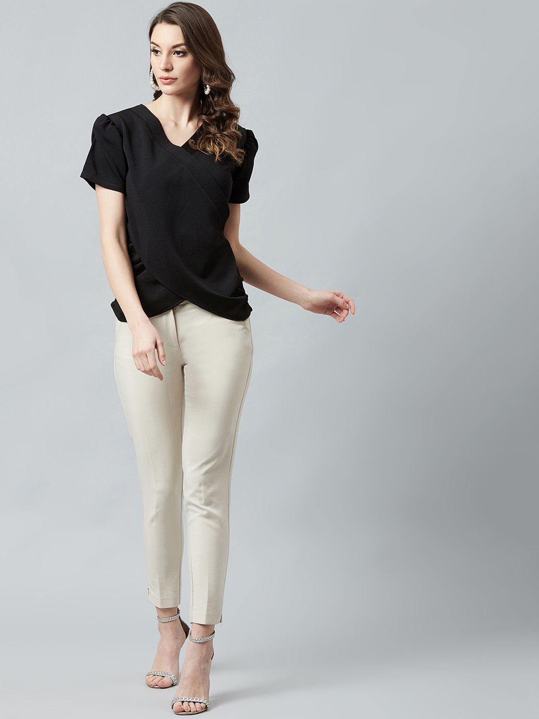 Athena Black Wrap Top dengan Lengan Puffed