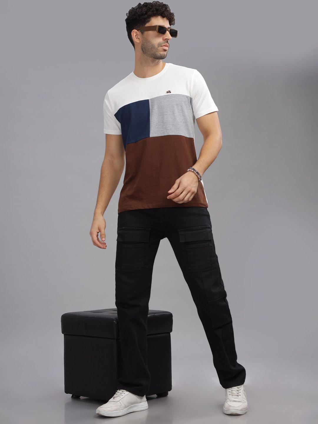ADRO Colourblocked Leher Bulat Lengan Pendek Cotton T-shirt