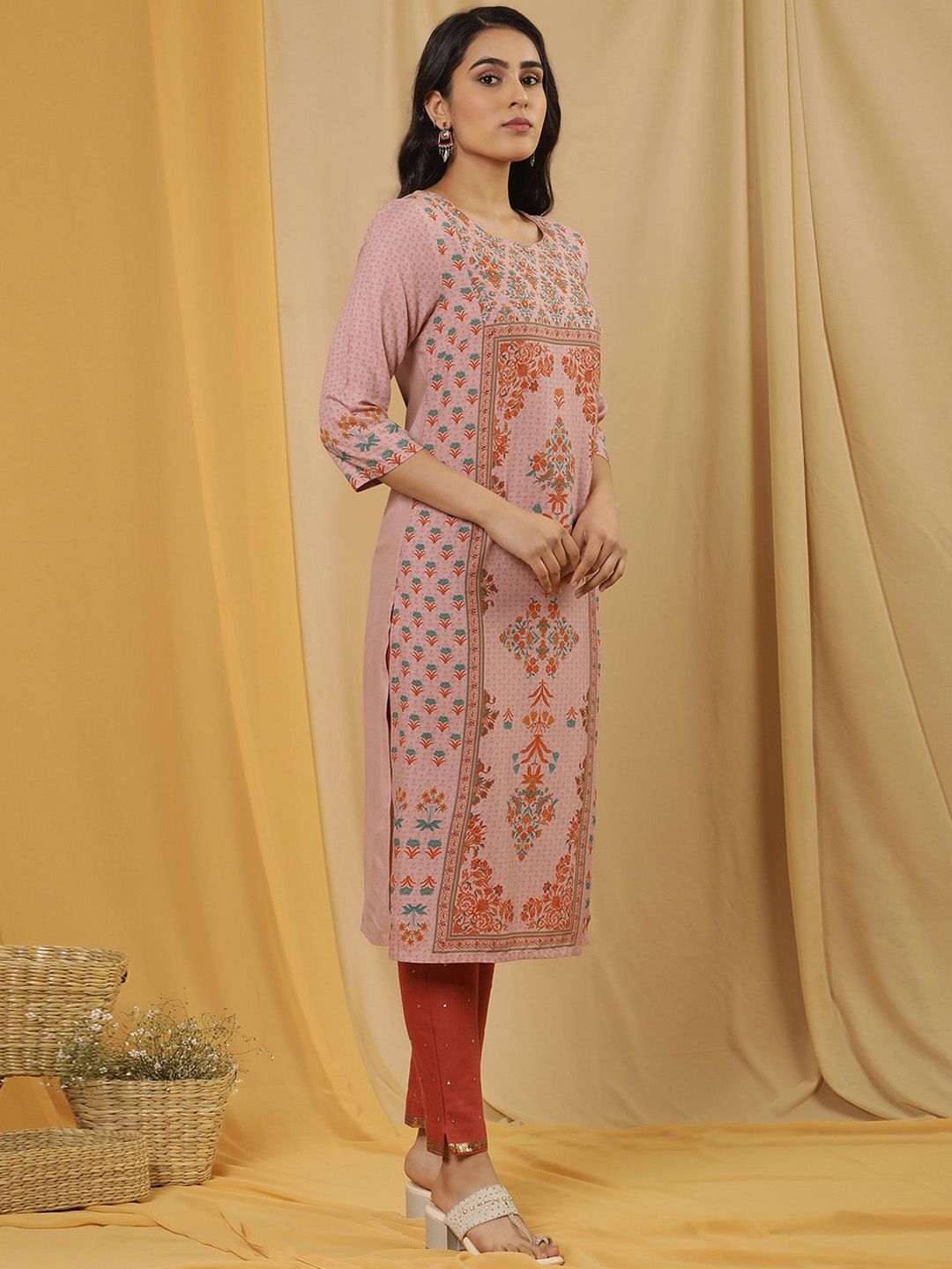 W Ethnic Motifs Printed Regular Sequinned Kurta with Trousers & With Dupatta