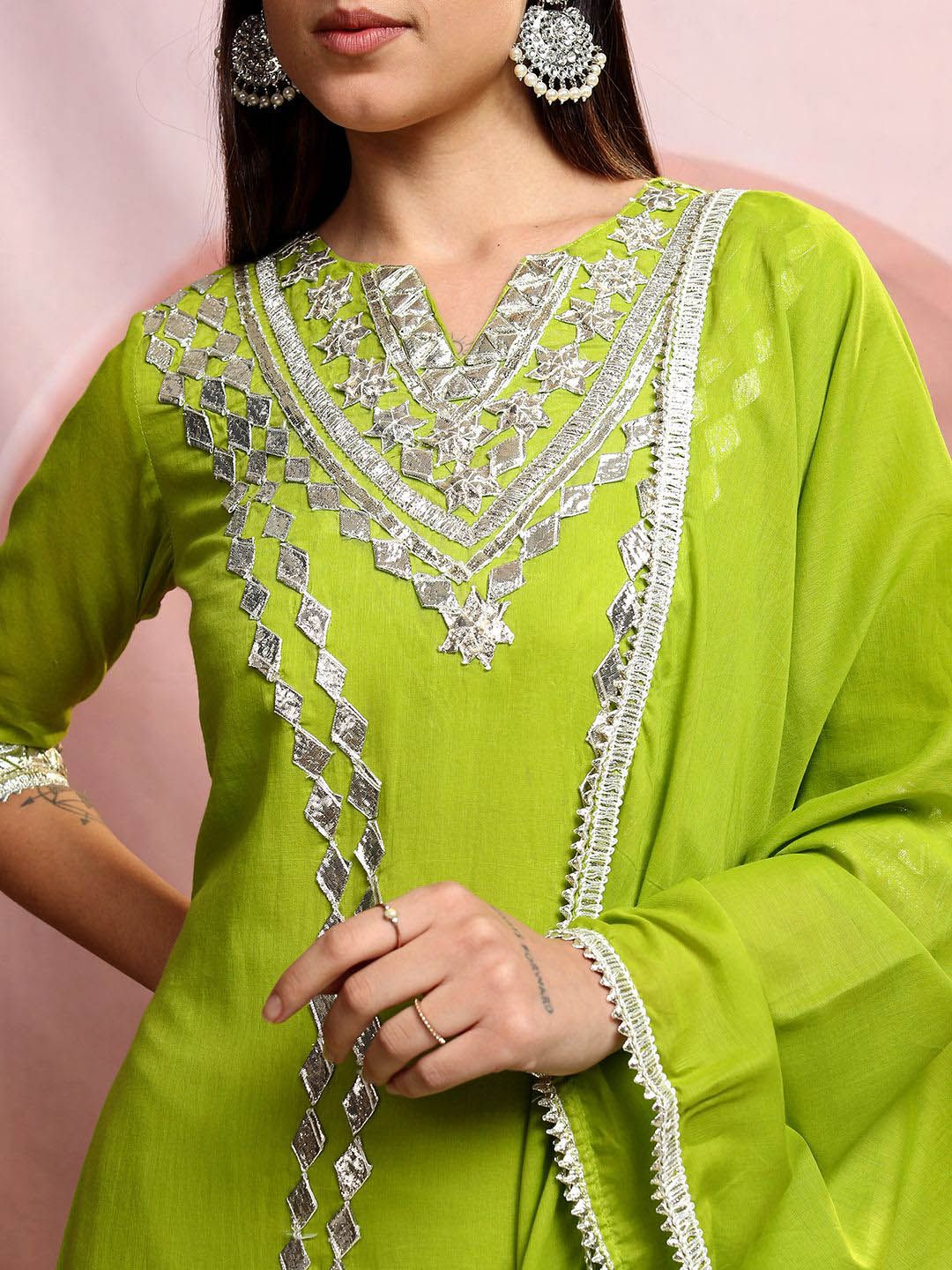Vishudh Green Notch Neck Floral Embroidered Regular Pure Cotton Straight Kurta Set