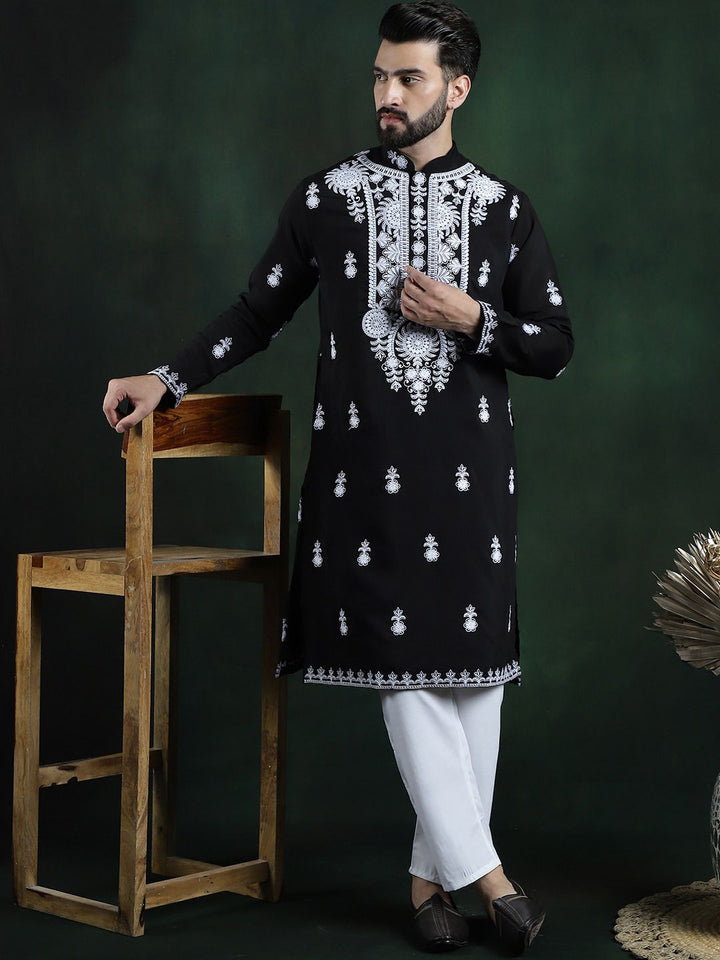SOJANYA LUXE Sulam Bunga Biasa Benang Kerja Pure Cotton Kurta dengan Seluar