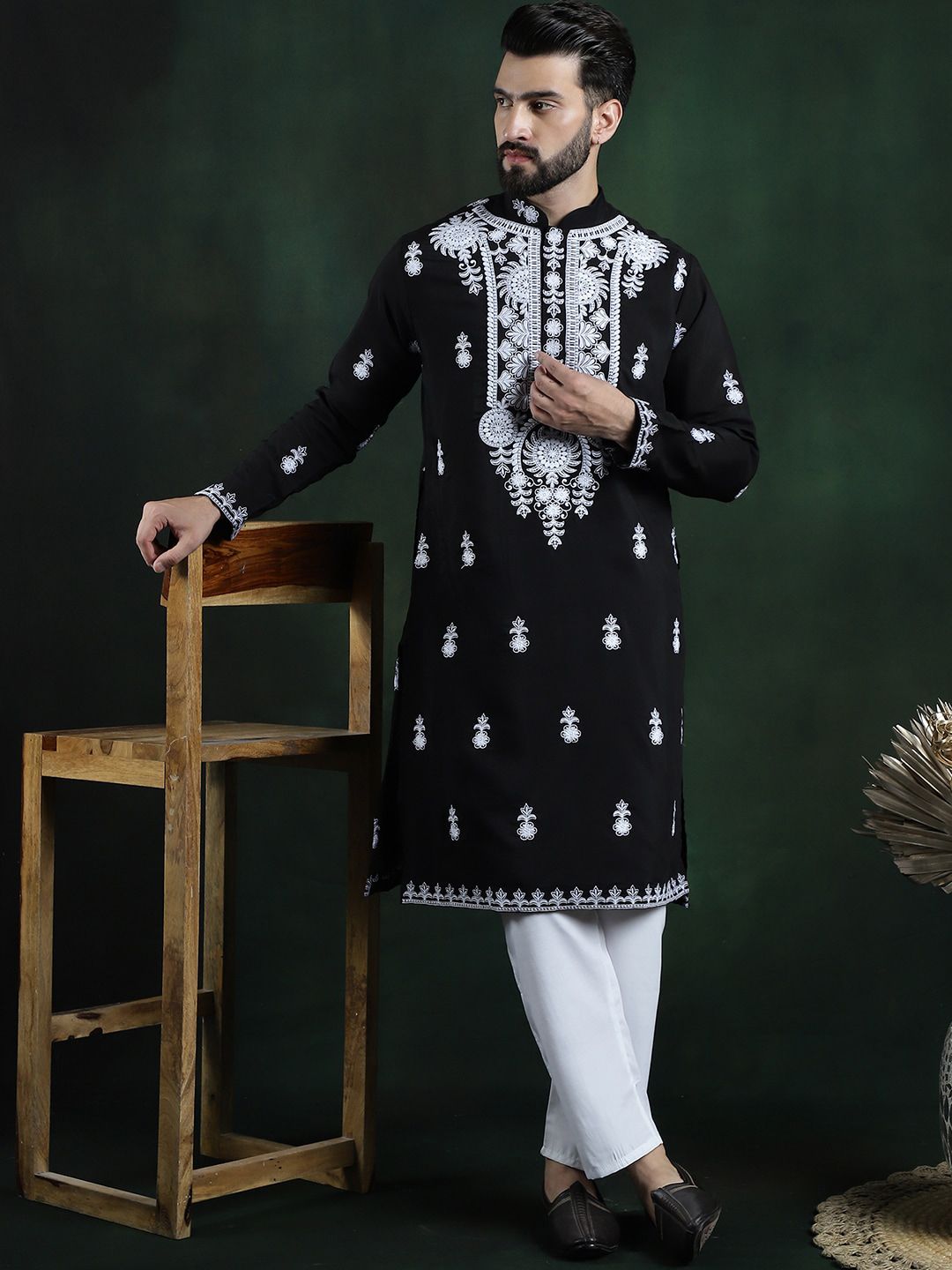 SOJANYA LUXE Sulam Bunga Biasa Benang Kerja Pure Cotton Kurta dengan Seluar