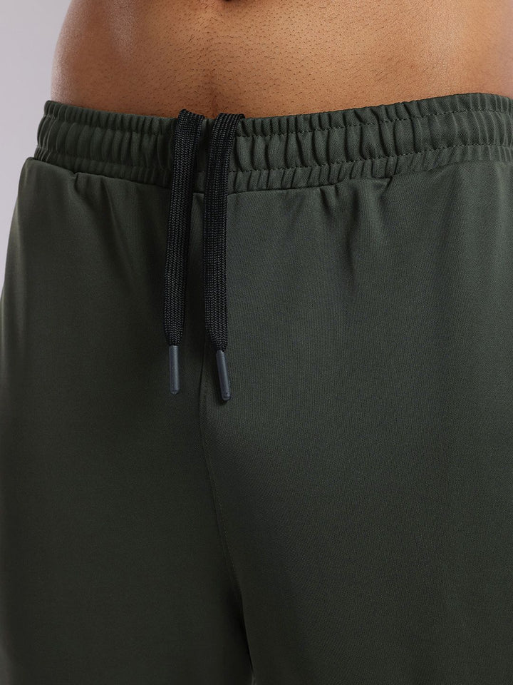 HRX by Hrithik Roshan Men Contrast Piping Mid-Rise Rapid-Dry Cargo-Style Training Joggers