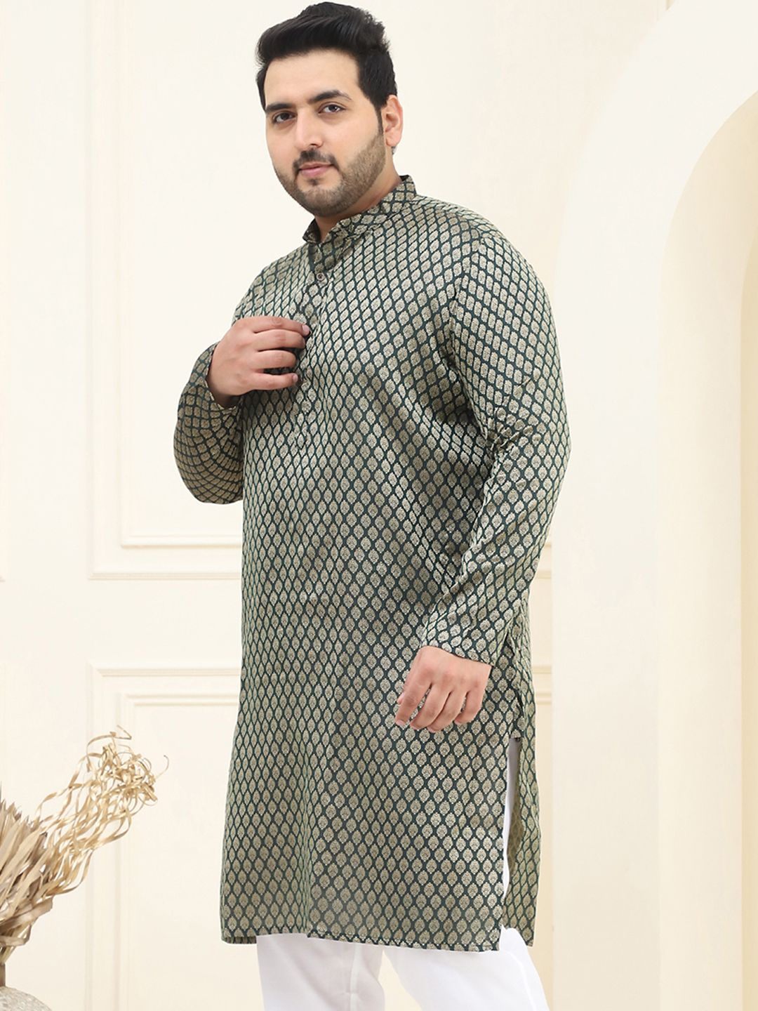 SOJANYA PLUS Men Bottle Green & Golden Jacquard Silk Woven Design Straight Kurta
