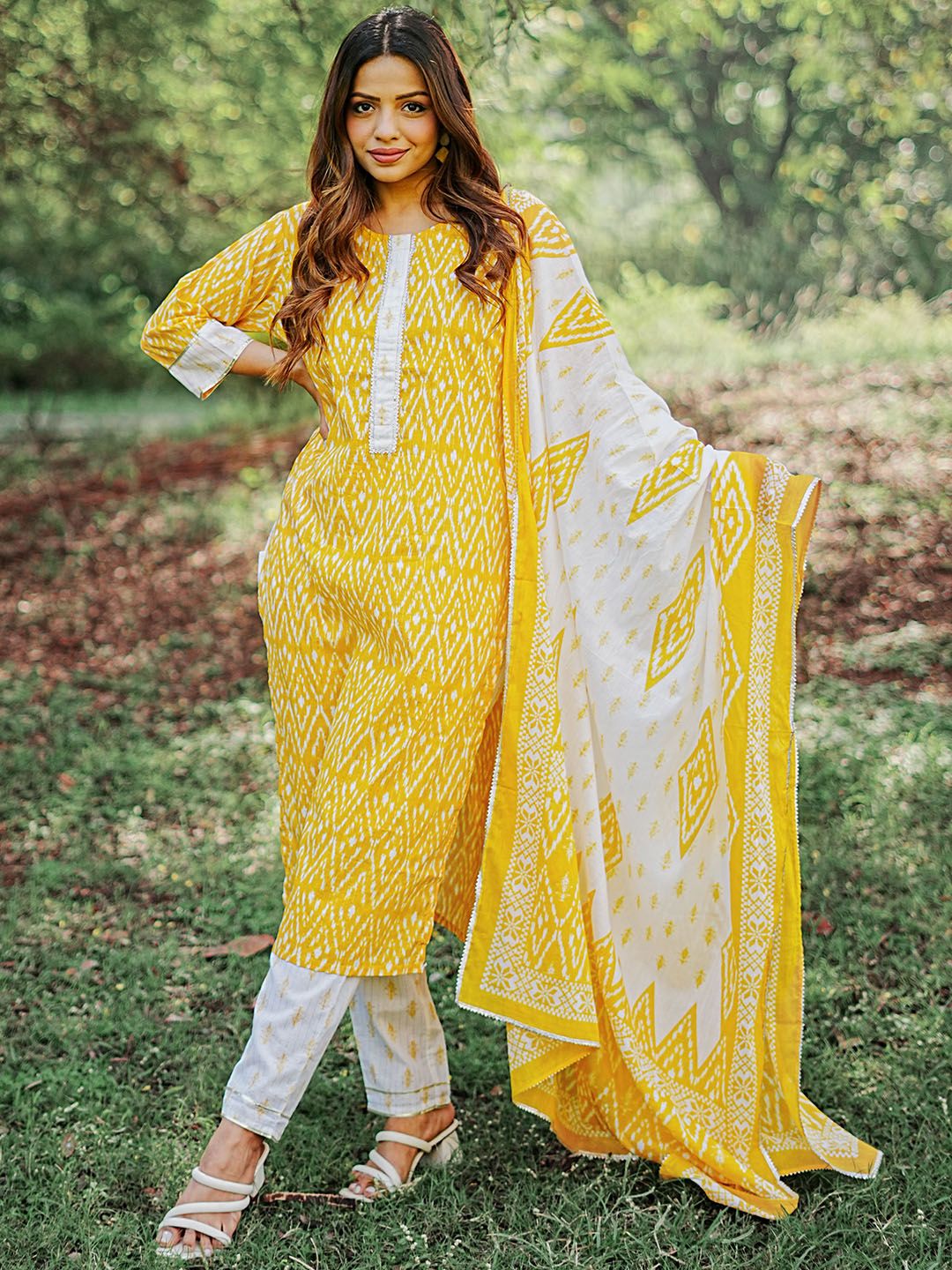 Libas Women Printed Regular Gotta Patti Pure Cotton Kurta with Trousers & With Dupatta