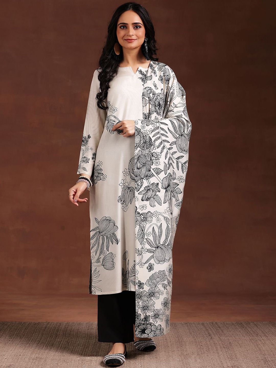 Libas Women Floral Printed Regular Kurta with Trousers & With Dupatta