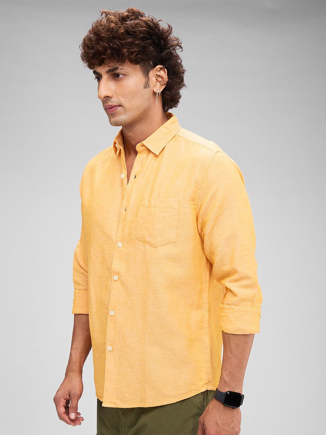 VASTRADO Classic Slim Fit Textured Cutaway Collar Cotton Casual Shirt