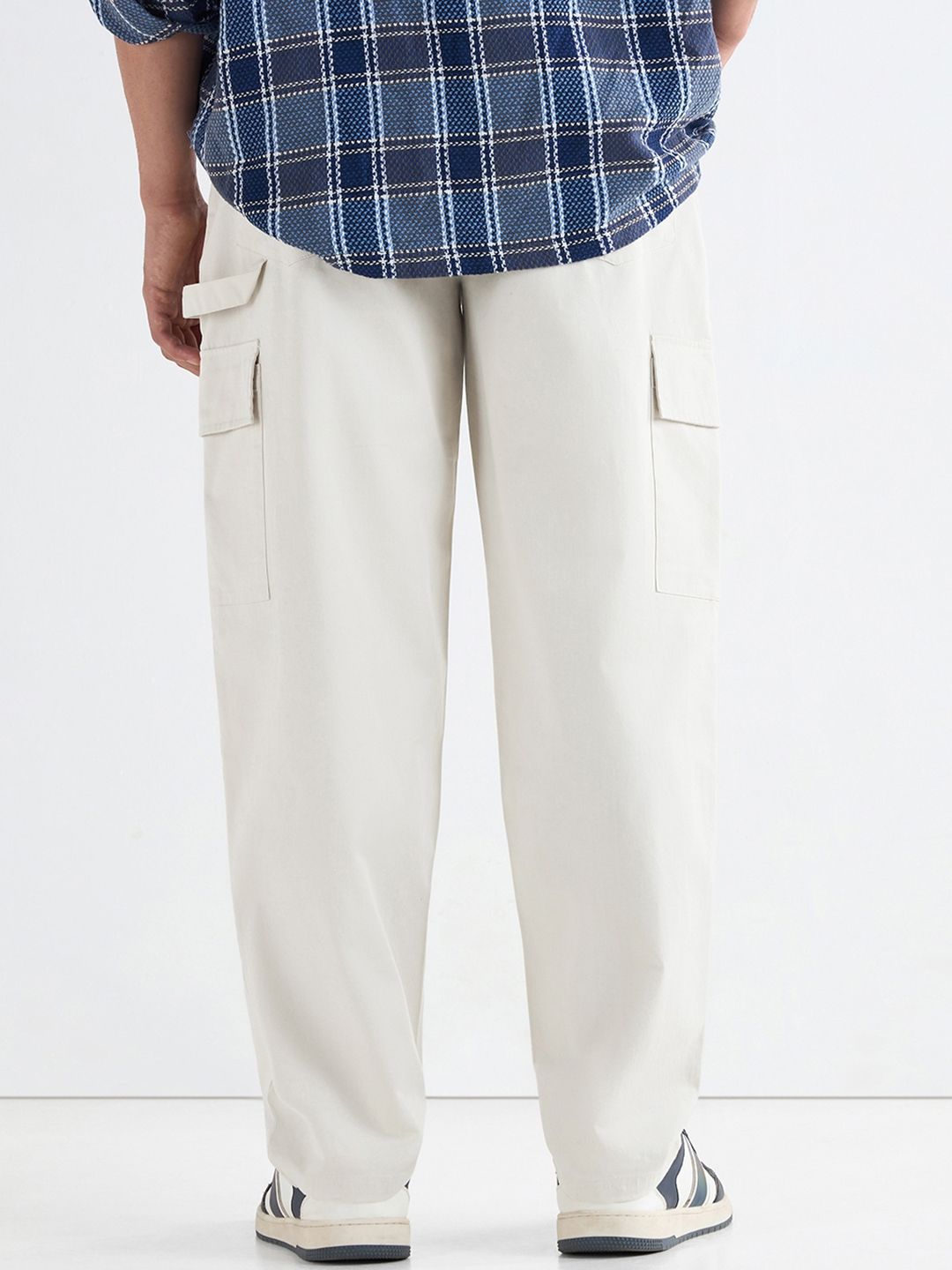 Bewakoof Men Cargo Carpenter Pants