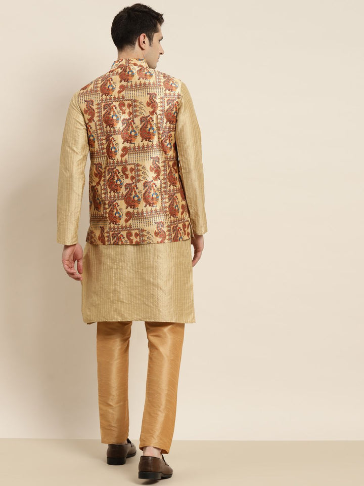 SOJANYA Kurta Emas Lelaki dengan Jaket Churidar & Nehru