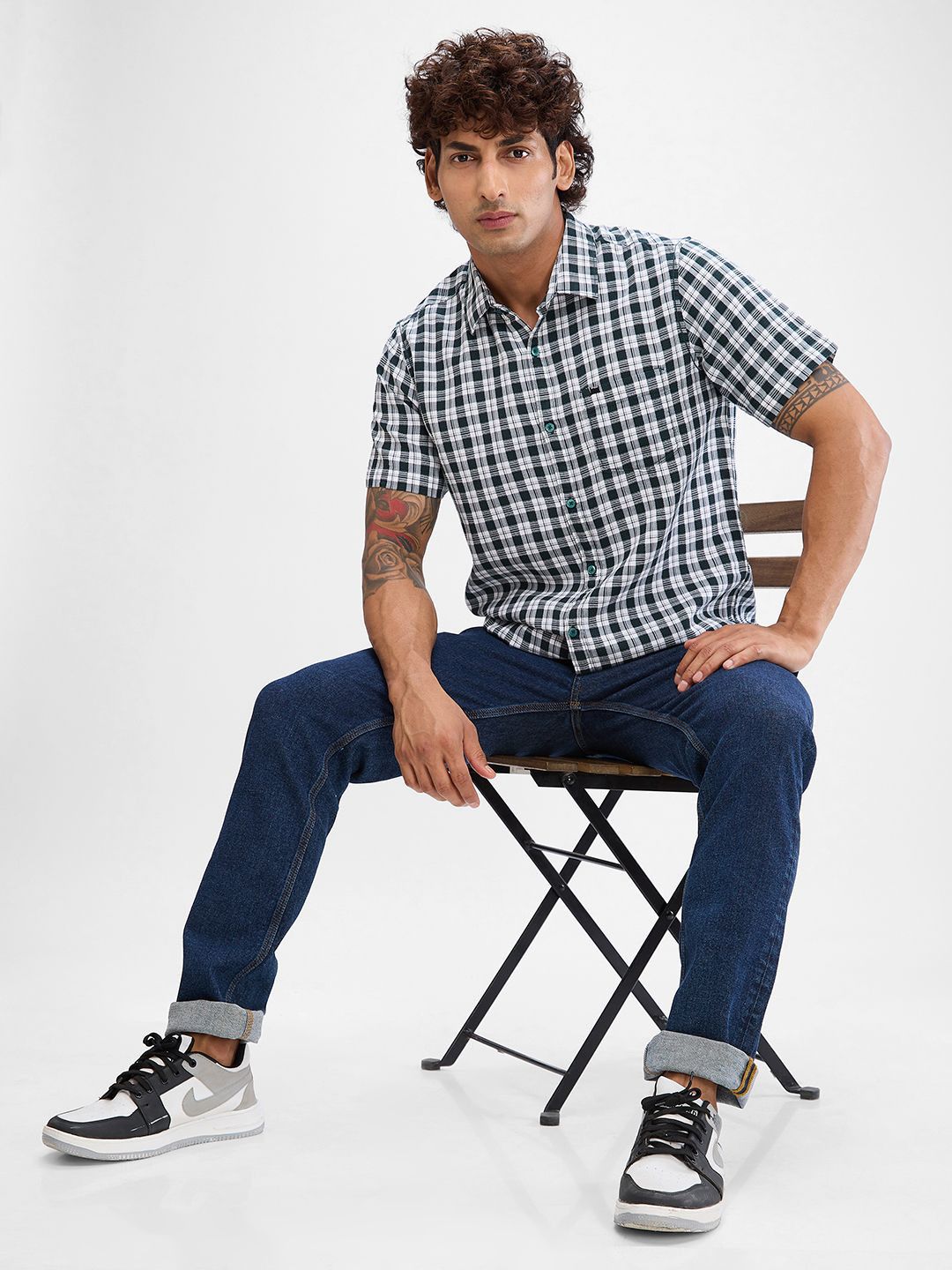 SPYKAR Men Micro Checks Spread Collar Slim Fit Casual Shirt