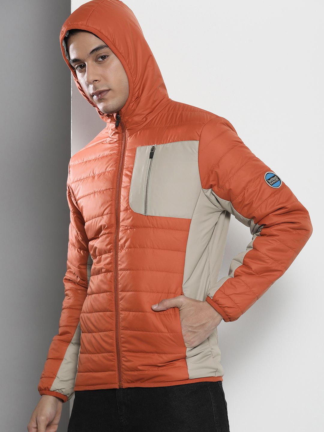 The Indian Garage Co Men Colourblock Hooded Slim Fit Puffer Jacket