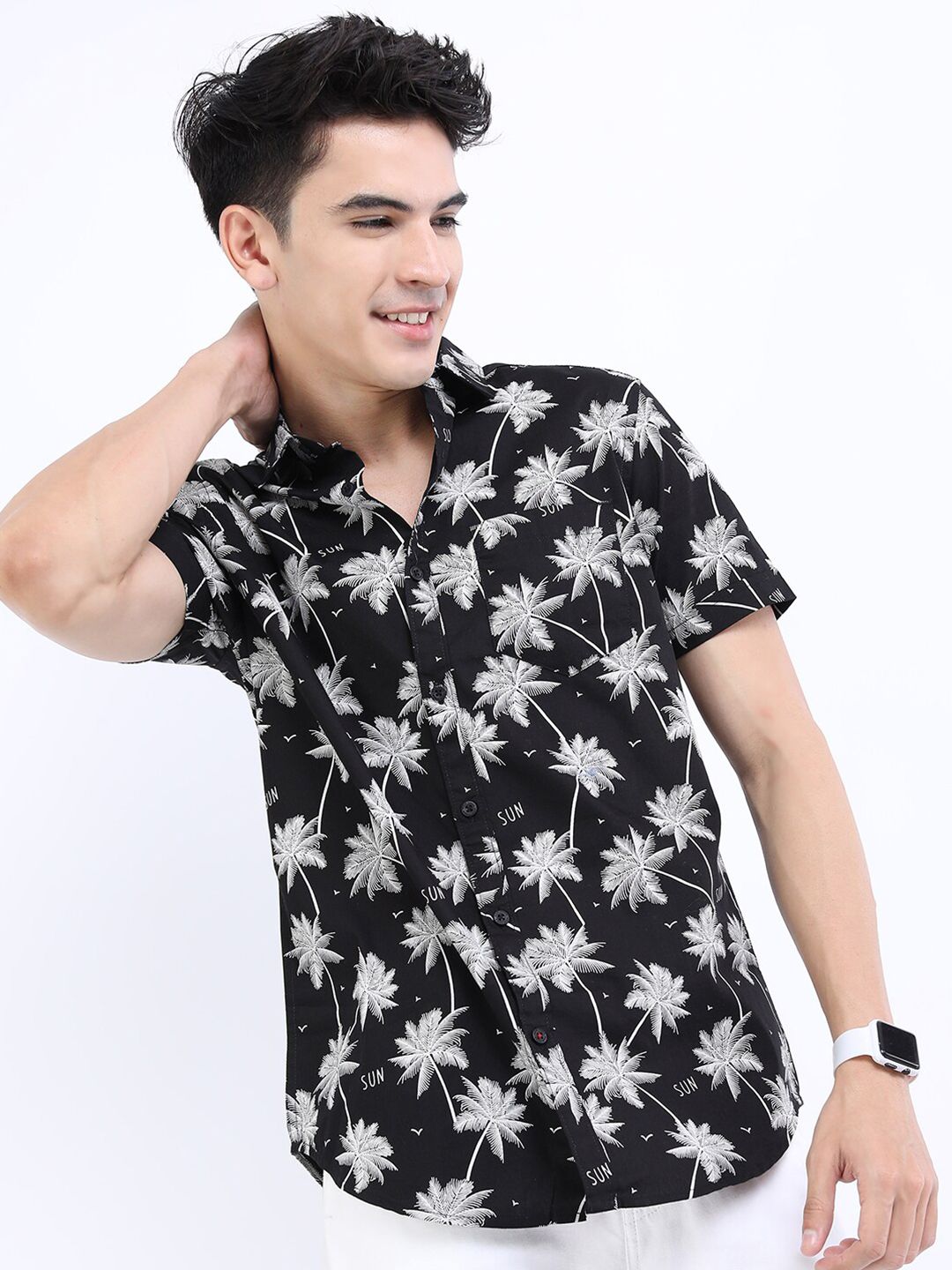 HIGHLANDER Men Black Slim Fit Tropical Printed Casual Shirt