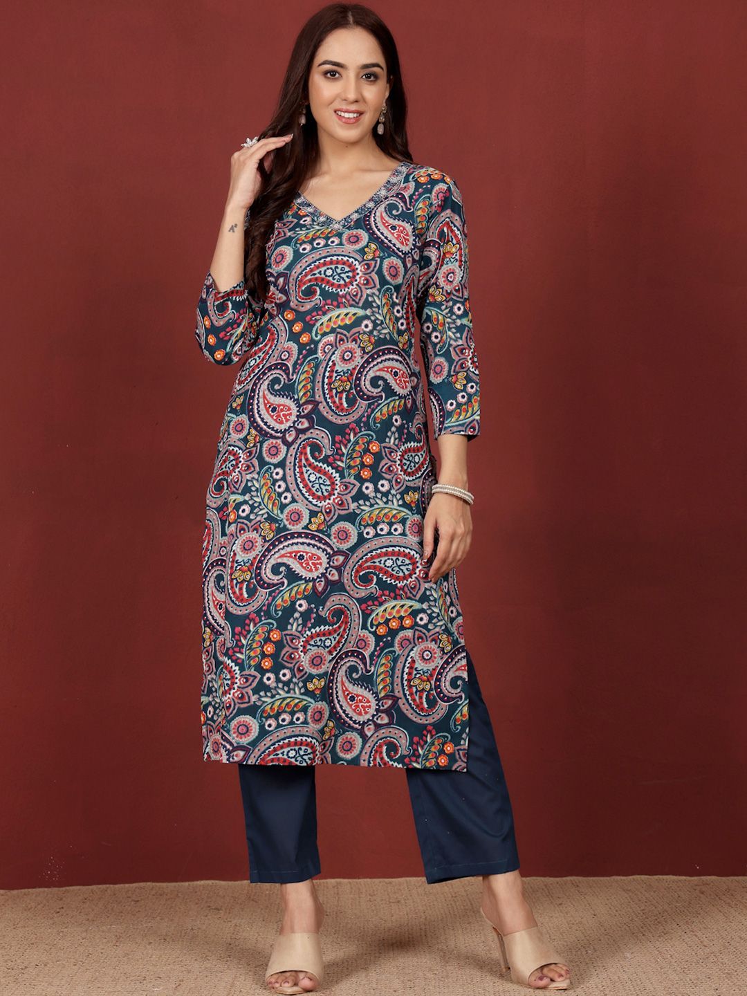 Varanga Women Paisley Printed Sequinned Indie Florals Kurta